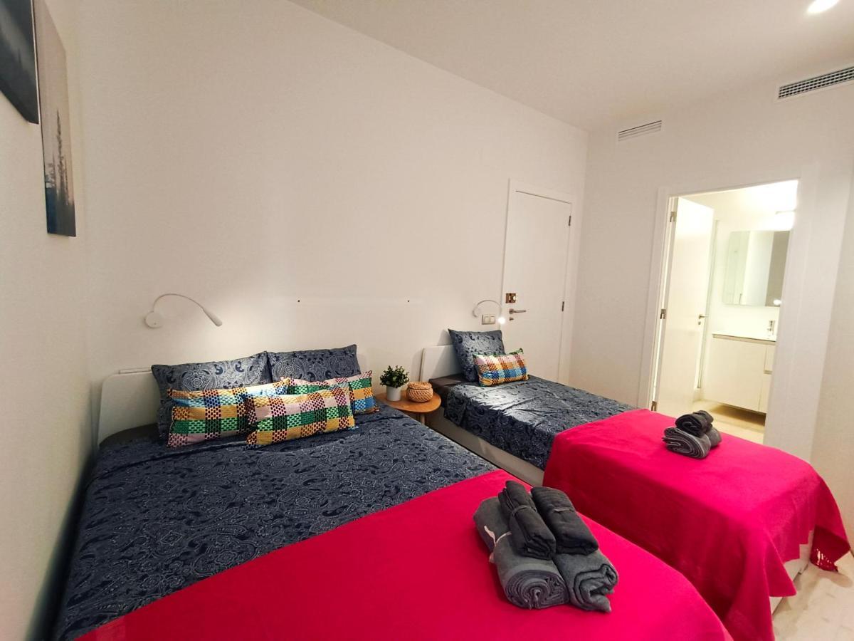 By Plaza Universidad Rooms Barcelona Eksteriør bilde